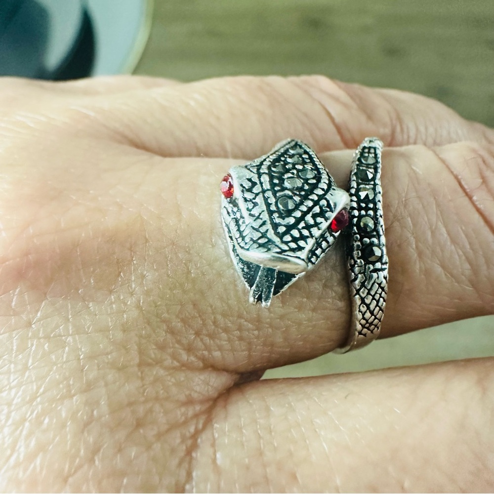 Sterling Silver 925  Snake Ring Red Accents Boho Nature Feminine - Picture 4 of 13